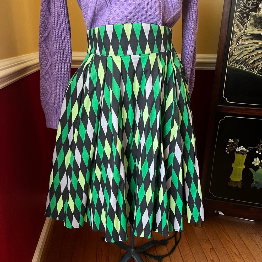 Medium Pinup Girl Clothing  Jun skirt in Green Harlequin